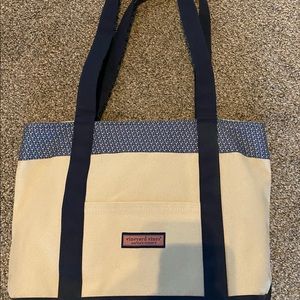 Vineyard Vines canvas tote with anchor print